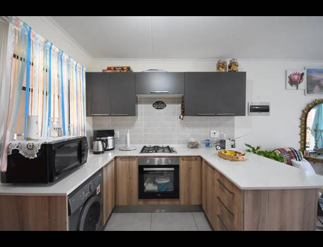 1 BEDROOM APARTMENT FOR SALE IN GOLDEN FIELDS ESTATE